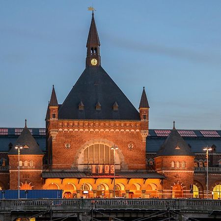 Central Copenhagen Apt With Balcony, Free Parking W Elevator Exterior photo